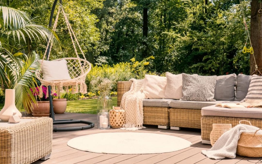 choosing patio furniture